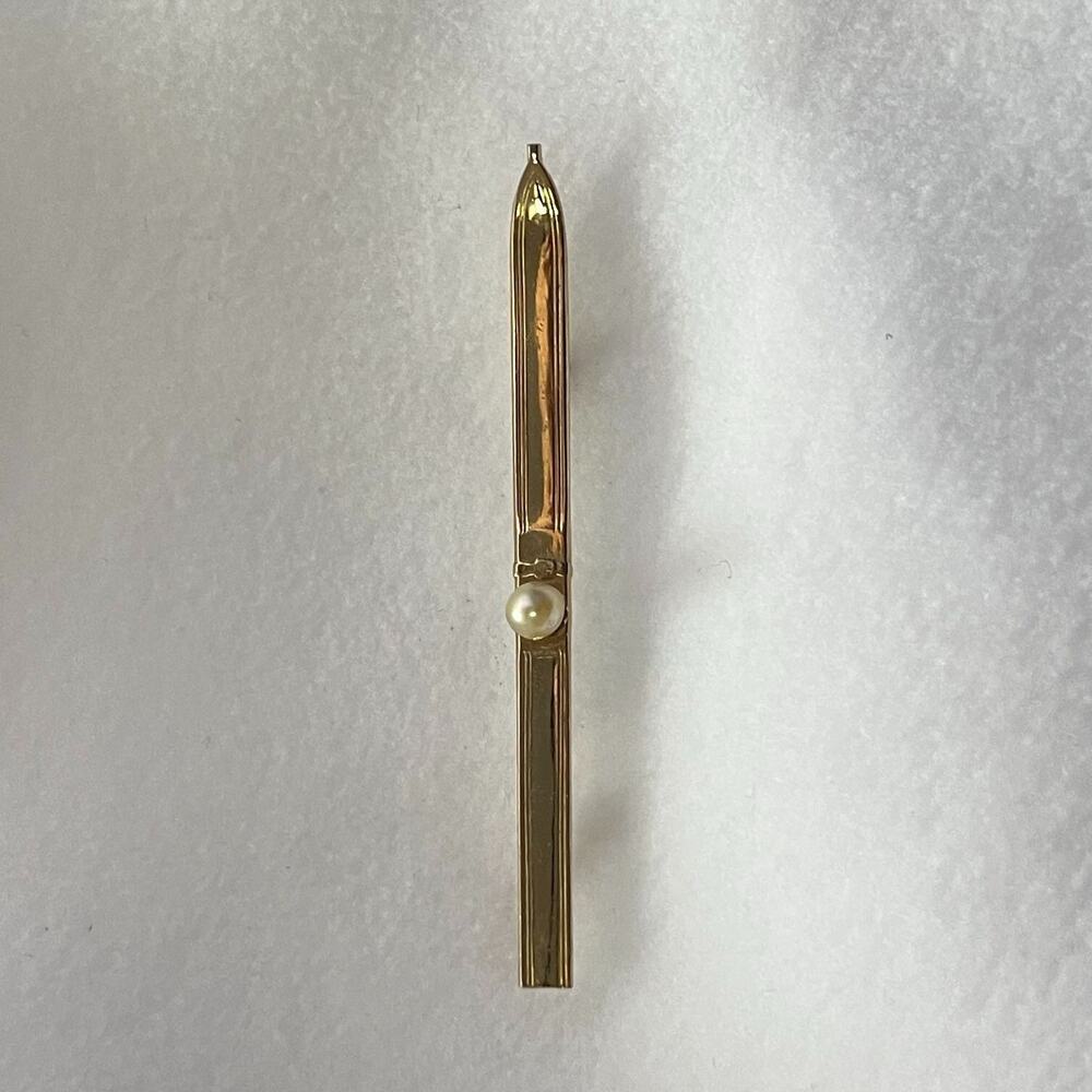 Vintage Gold Tone Ski‎ Pin With Faux Pearl Accent & Secure Clasp